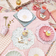 Load image into Gallery viewer, Meri Meri Wild Daisy Plate