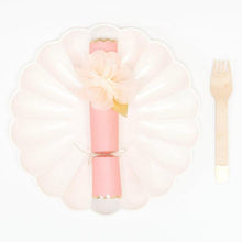Load image into Gallery viewer, Meri Meri Floral Crackers