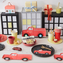 Load image into Gallery viewer, Meri Meri  Fire Truck Plates
