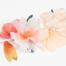 Load image into Gallery viewer, Meri Meri Rose Blossom Garland
