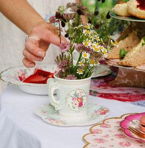 Truly Scrumptious Scalloped Edge Napkins